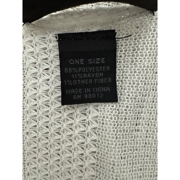 Steve Madden White Shimmery Knit Shawl Wrap Cardigan Kimono Ruana One Size - Picture 5 of 6